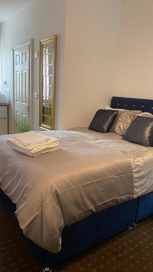Bv Comfy Studio At Deighton Huddersfield Esterno foto