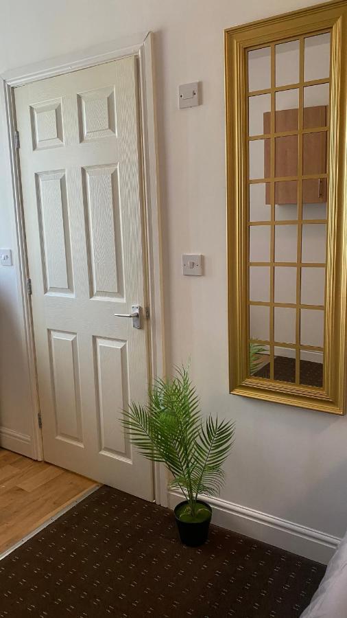 Bv Comfy Studio At Deighton Huddersfield Esterno foto