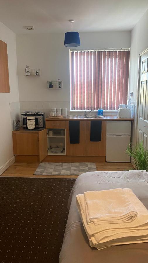 Bv Comfy Studio At Deighton Huddersfield Esterno foto