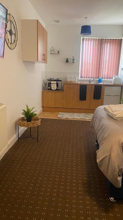 Bv Comfy Studio At Deighton Huddersfield Esterno foto